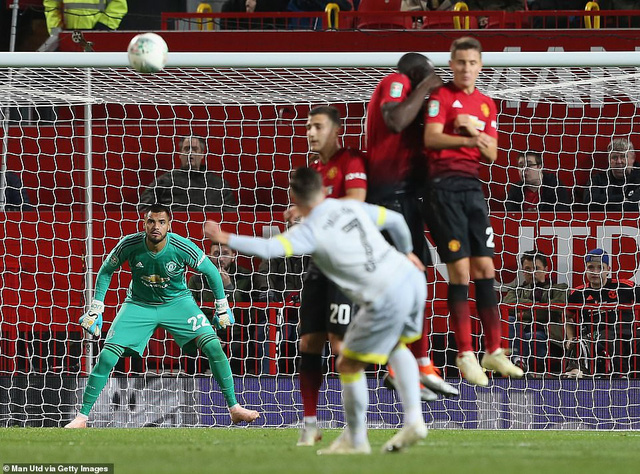 Những khoảnh khắc tồi tệ của Man Utd ở trận thua Derby