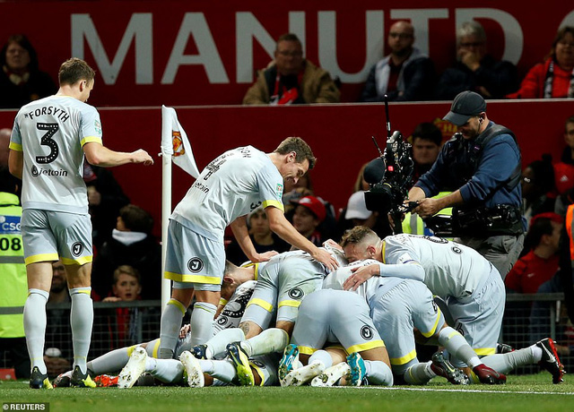 Những khoảnh khắc tồi tệ của Man Utd ở trận thua Derby