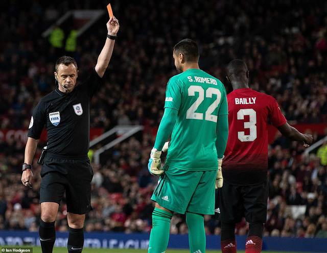 Những khoảnh khắc tồi tệ của Man Utd ở trận thua Derby
