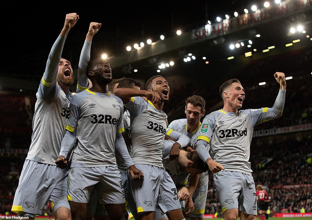 Những khoảnh khắc tồi tệ của Man Utd ở trận thua Derby