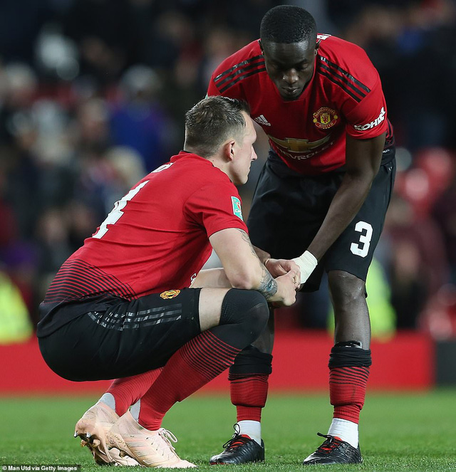 Những khoảnh khắc tồi tệ của Man Utd ở trận thua Derby