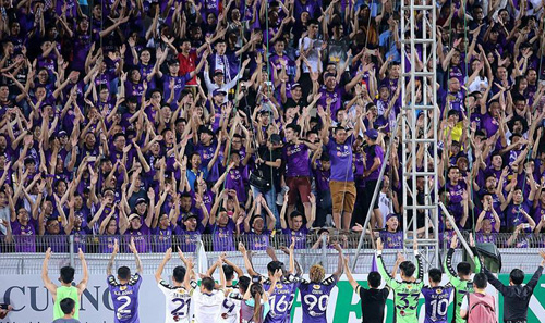 Hà Nội dùng xe buýt hai tầng rước Cup vô địch V-League
