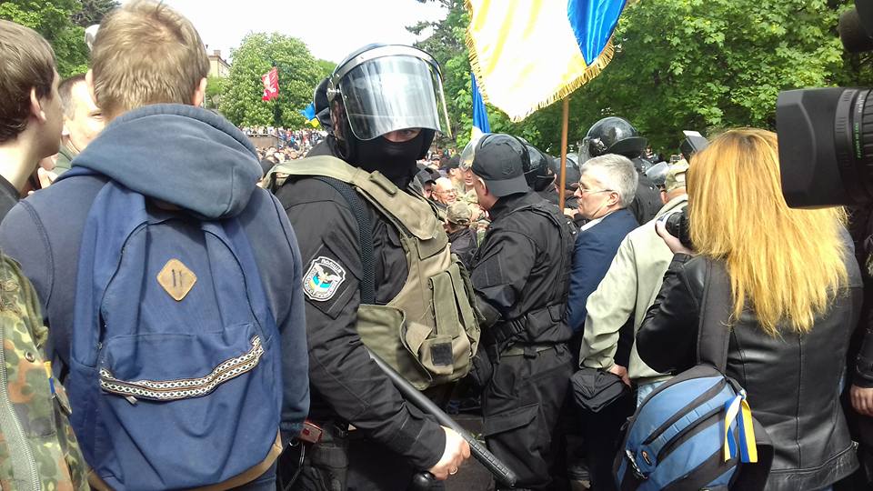 Kiev và Kharcov: Biểu tình đòi tự do sở hữu vũ khí