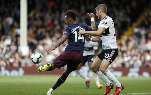 Arsenal lọt vào Top 4 Ngoại hạng Anh