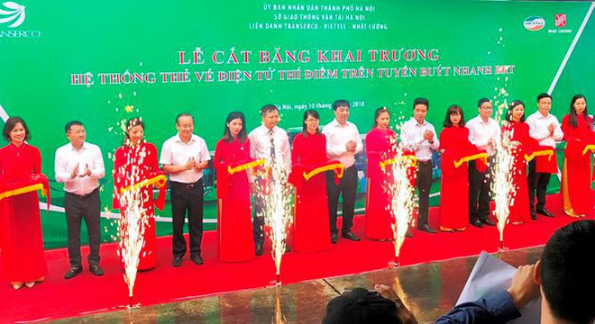 Từ sáng nay, hành khách đi BRT được sử dụng vé điện tử