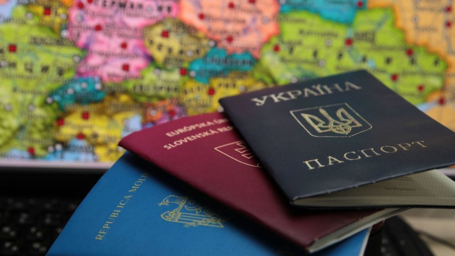 Luật pháp Ukraine không có cơ chế trừng phạt người có hai quốc tịch