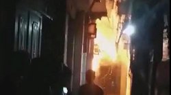 Hà Nội: Tưới xăng đốt nhà bố vợ, 2 người bỏng nặng