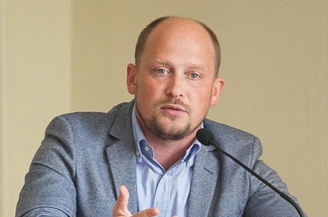 Đại biểu quốc hội Ukraine Kaplin bị đổ phân lên đầu