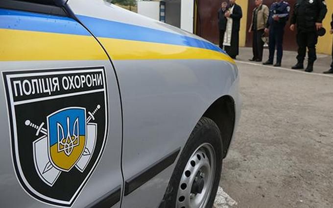 Kiev: Kẻ cướp giật chạy trốn khỏi hiện trường, lao đầu vào xe cảnh sát