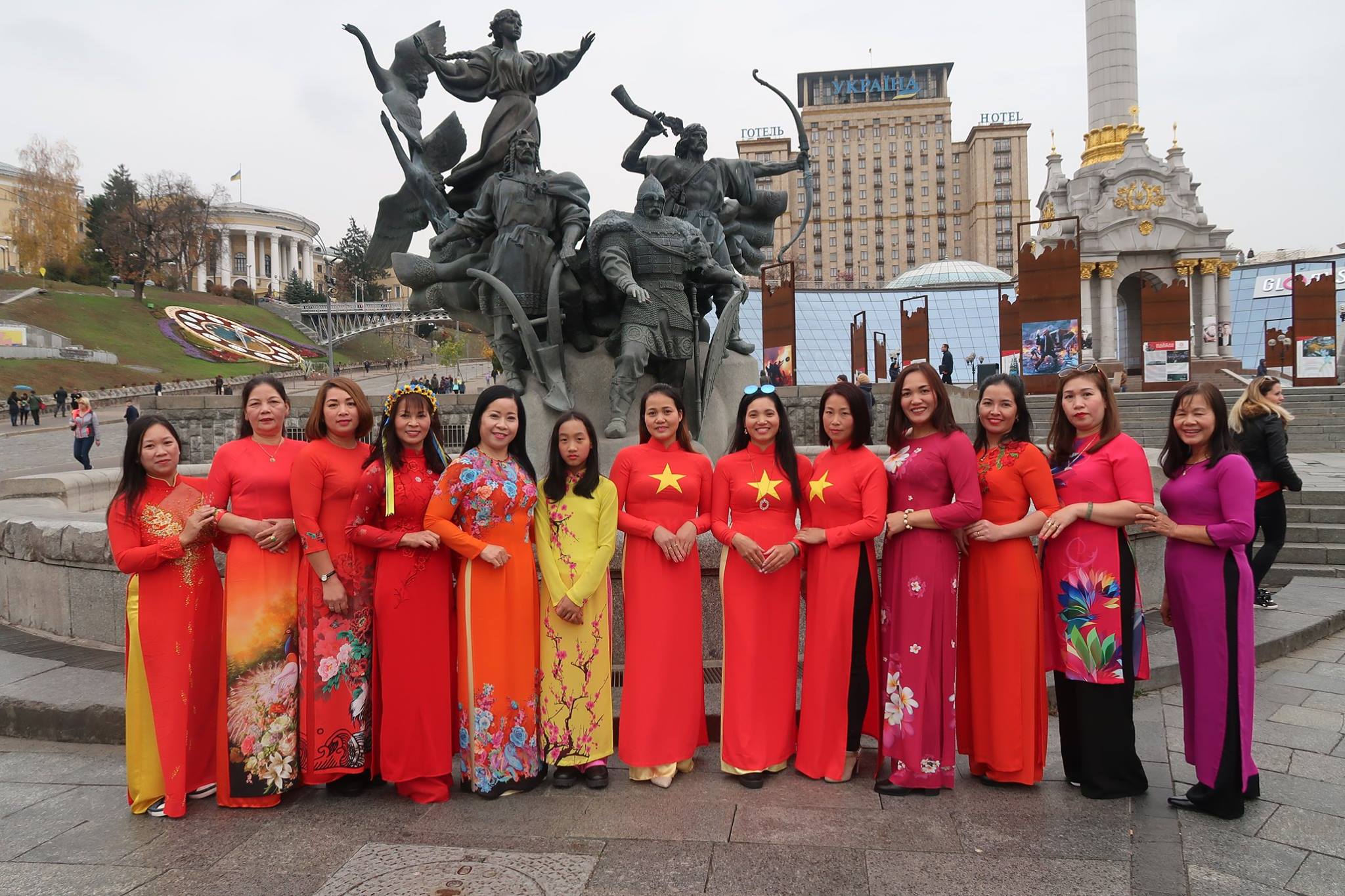 Video: Hội đồng hương Hà Nam Ninh TP Odessa tham quan thủ đô Kiev