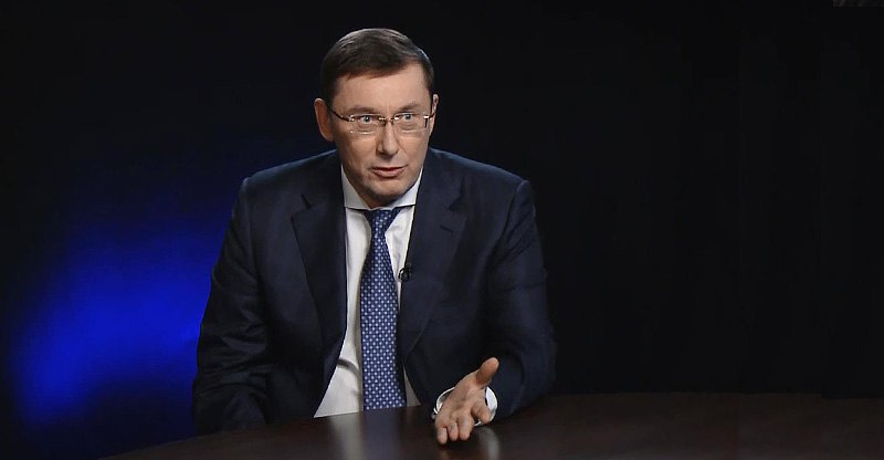 Viện trưởng Viện kiểm sát tối cao Ukraine Lutsenko đệ đơn lên Tổng thống Poroshenko xin từ chức
