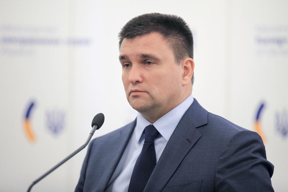 Klimkin: Không nên “cấy ghép” Donbass bị chiếm đóng vào Ukraine