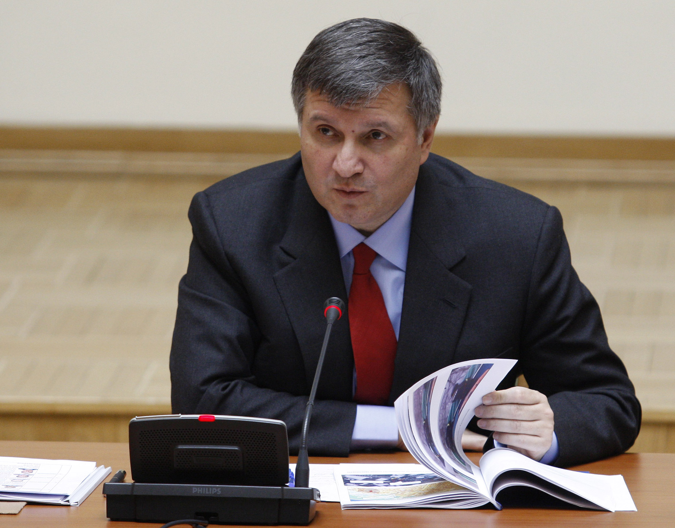Avakov: Cảnh sát bắt các thủ phạm tưới phẩm xanh lên người Chủ tịch Hội đồng thẩm phán tối cao Ukraine Kozakov