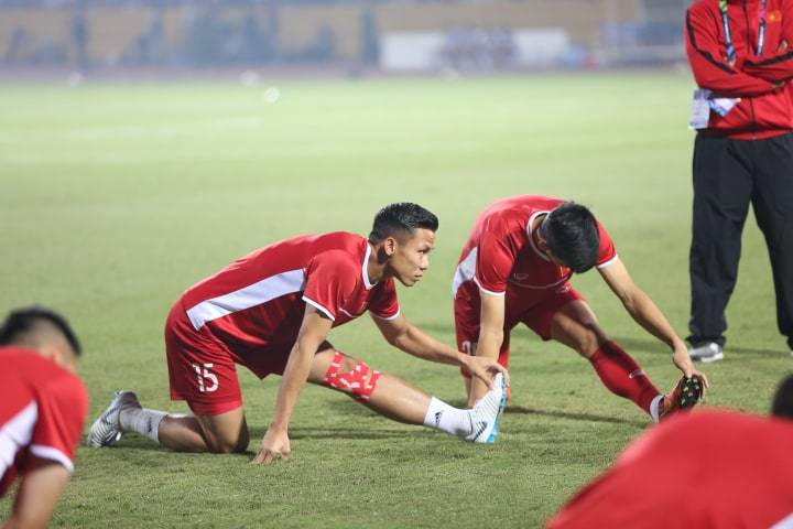 Việt Nam vs Campuchia: Công Phượng, Xuân Trường dự bị