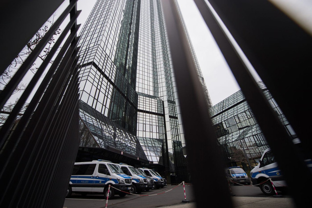 Khám xét trụ sở Deutsche Bank vì cáo buộc rửa tiền