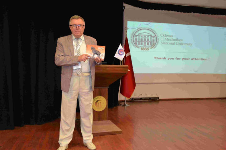 Nhà bác học nổi tiếng về hoá học, giáo sư trường đại học tổng hợp Mechnhikova Odessa thiệt mạng do tai nạn giao thông