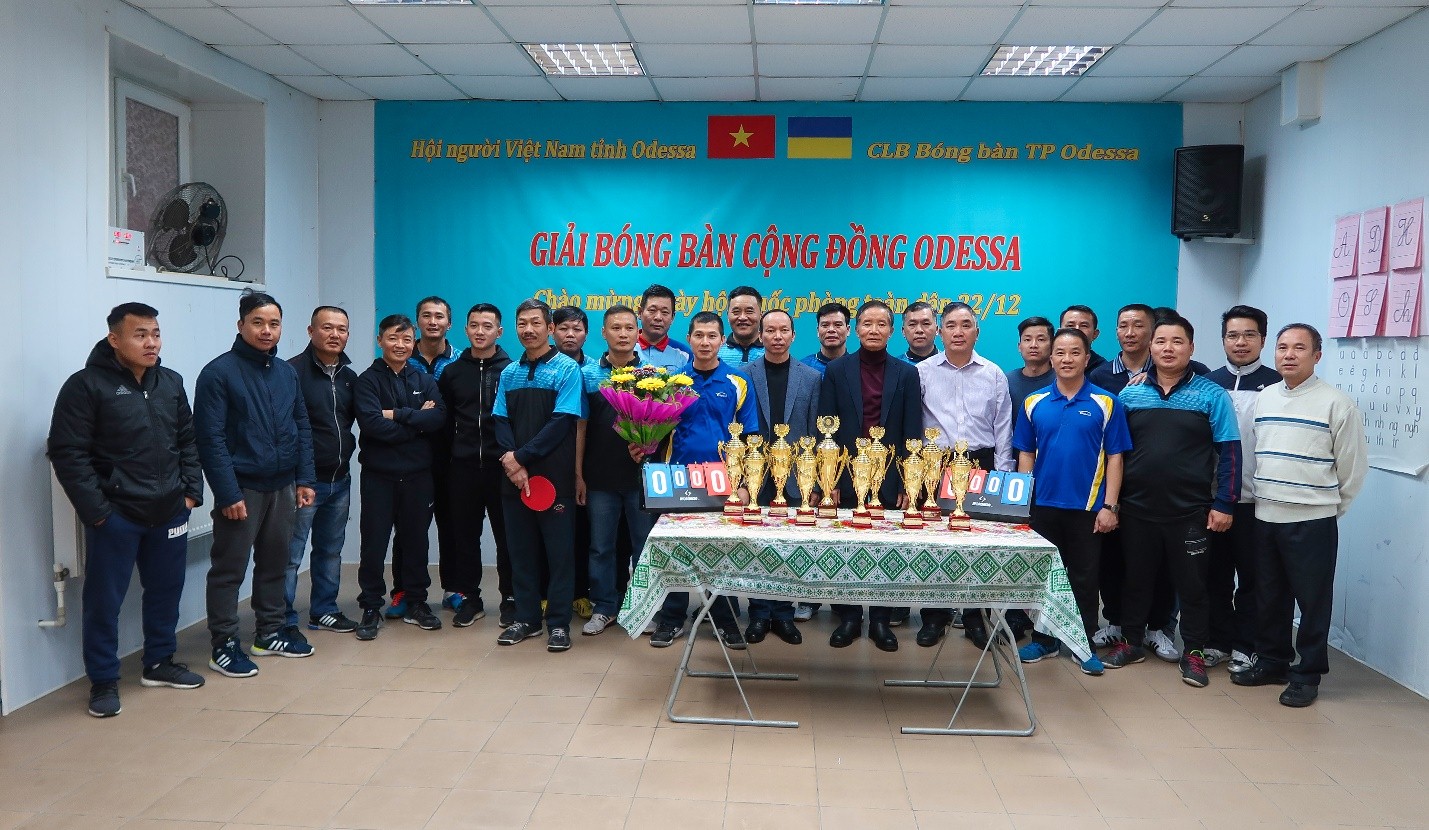 Giải bóng bàn toàn cộng đồng Odessa 2018 đi vào giai đoạn nước rút: gần một nửa số cúp đã tìm được chủ nhân