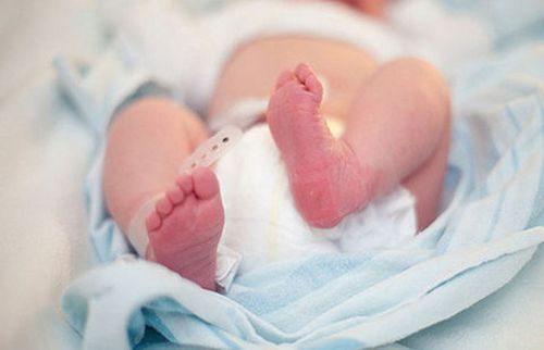 Zakarpate: Một trẻ sơ sinh bị bỏ lại lối ra vào toà nhà trong thời tiết lạnh