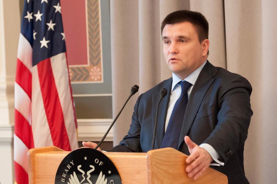 Bộ trưởng ngoại giao Ukraine giải thích nguyên nhân vì sao đóng cửa các khu vực bầu cử trên lãnh thổ Nga