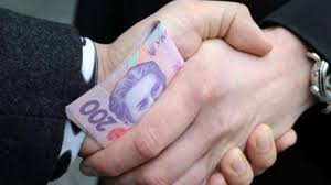 Ukraine: Trong một tuần, bắt 17 người vì tội nhận hối lộ