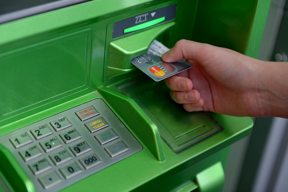 “PrivatBank“ cảnh báo, đêm 13/1 ngừng các dịch vụ đối với các thẻ ngân hàng