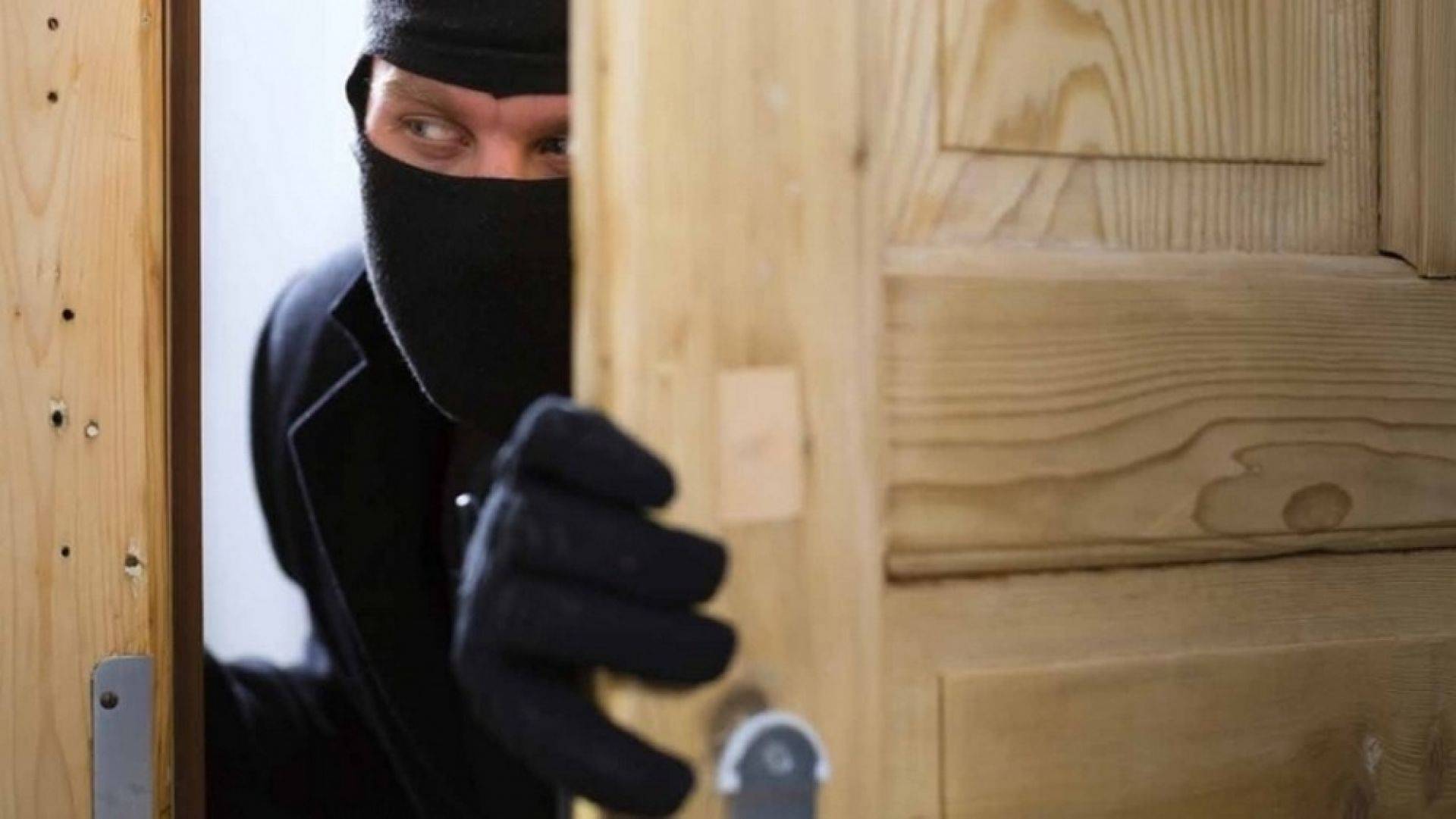 Kiev: Căn hộ của cựu hậu vệ đội bóng “Sascher” bị trộm đột nhập, đánh cắp tài sản
