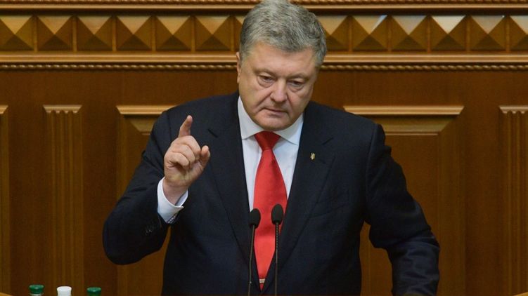 Poroshenko thay đổi ngày tuyên bố ra tranh cử do trùng ngày với Timoshenko