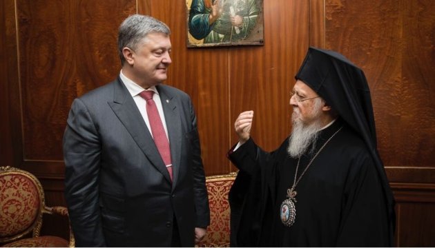 Poroshenko: Tomos - là thắng lợi của Ukraine, có lẽ còn quan trọng hơn chiến thắng tại chiến trường.