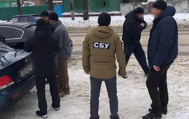 Chernigov: Thiếu tá cảnh sát hình sự bị bắt vì tội nhận hối lộ