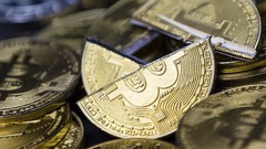 Davos nói về tiền ảo: “Giá Bitcoin sẽ trượt về 0”