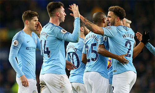 Man City lên đỉnh bảng Ngoại hạng Anh
