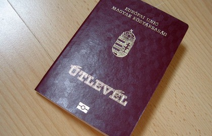Hungary: Khởi tố 370 vụ án chống các công dân Ukraine vì tội giả mạo đơn từ về quốc tịch