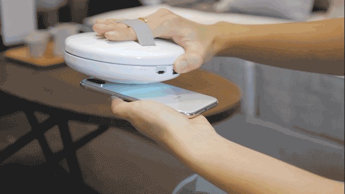 Robot diệt khuẩn siêu nhỏ gọn. Tự dọn sạch ẩm mốc trên giường nệm.
