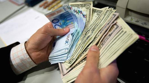 Tỷ giá ngoại tệ ngày 19/2: Ồ ạt bán Đô, USD giảm nhanh
