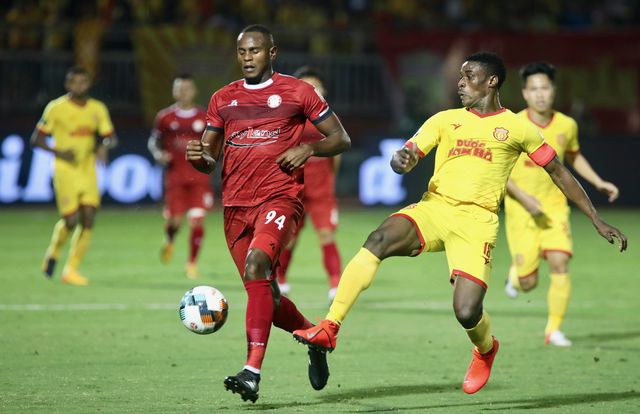 Vượt qua Nam Định, CLB TPHCM xây chắc ngôi đầu V-League Chia sẻ