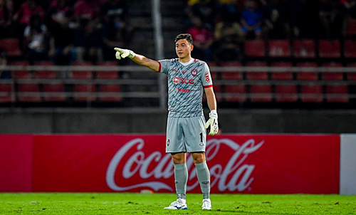 Văn Lâm giúp Muangthong thắng trận đầu ở giải Thái Lan