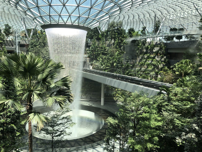 Mãn nhãn với sân bay Singapore tỉ đô sắp khai trương