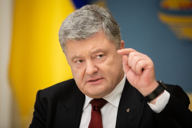 Tổng thống Poroshenko đưa vào hiệu lực quyết định của Hội đồng an ninh và quốc phòng về thẩm định “Ukroboron”