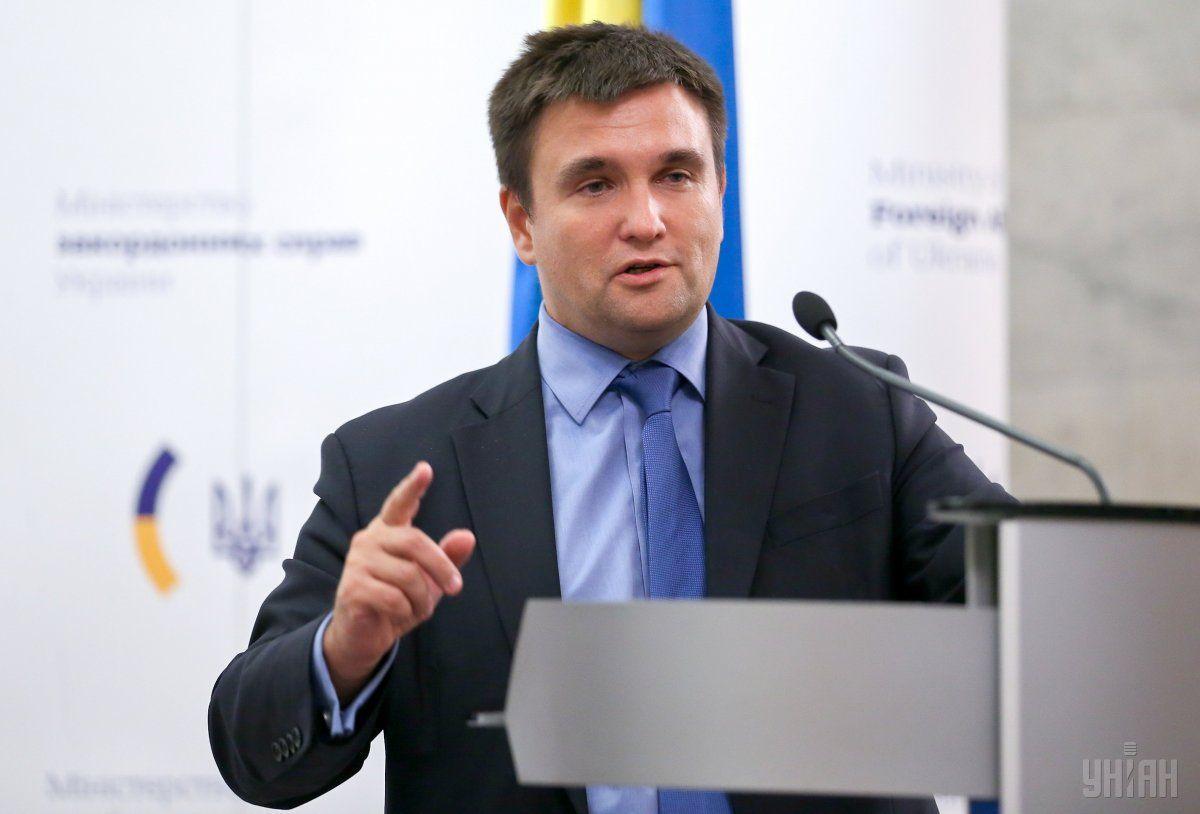 Bộ trưởng ngoại giao Klimkin kêu gọi cấp hộ chiếu Ukraine cho cộng đồng người Ukraine ở nước ngoài