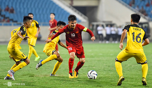 HLV Brunei: 'Tôi đã nói Việt Nam là đội bóng hàng đầu châu Á'