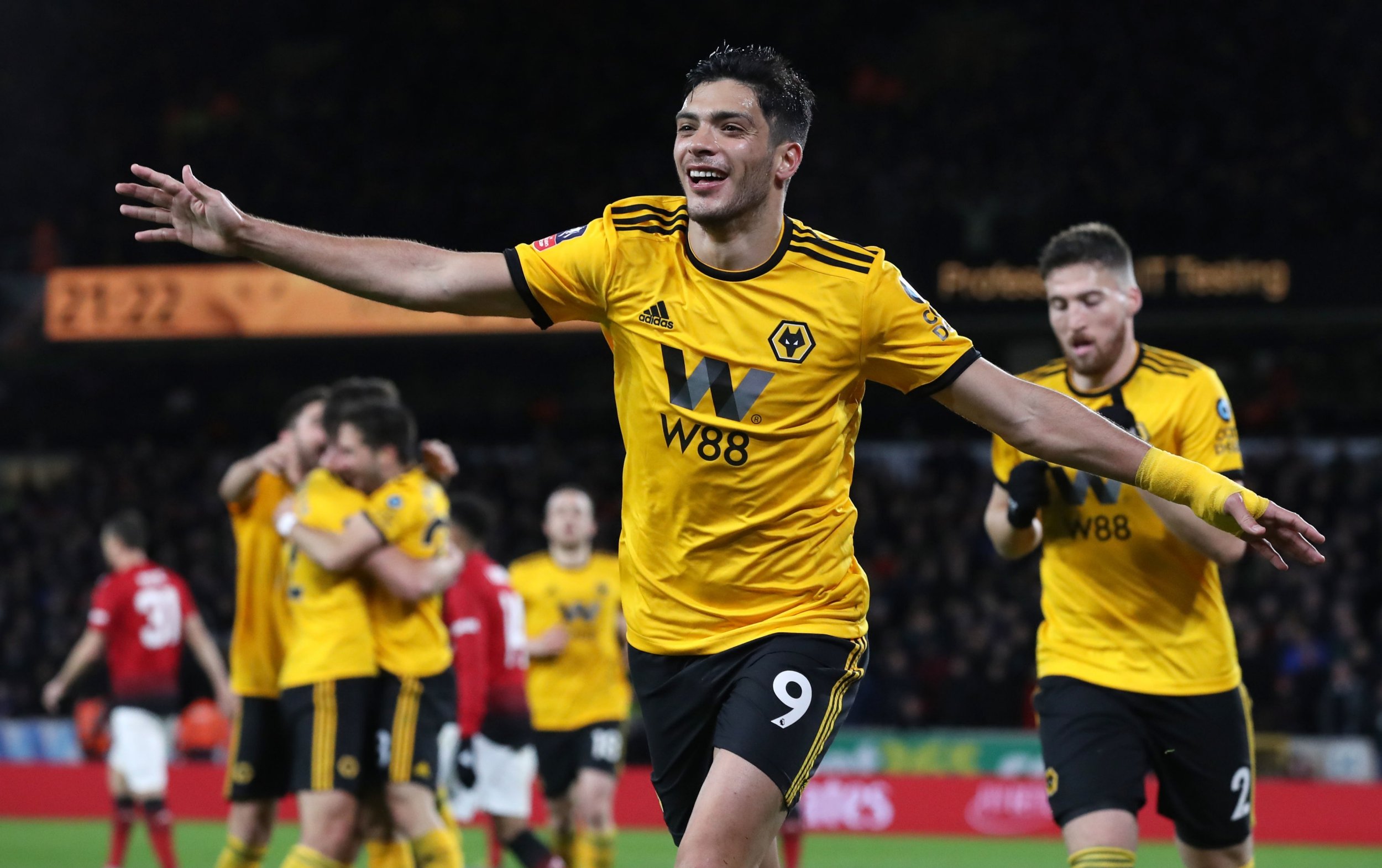 Wolves vs MU, 01h45 ngày 3/4