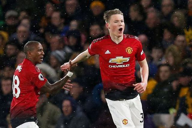 Wolves 2-1 Man Utd: "Quỷ đỏ" tự gieo hận