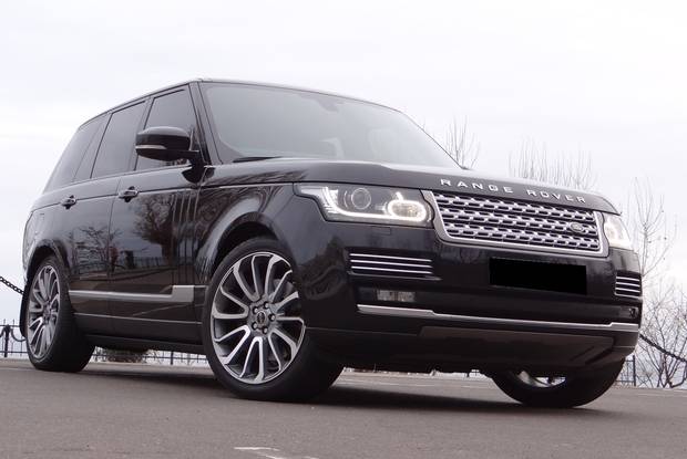 Cục phòng chống tham nhũng chiếm đoạt 1 triệu gr và mua xe Range Rover