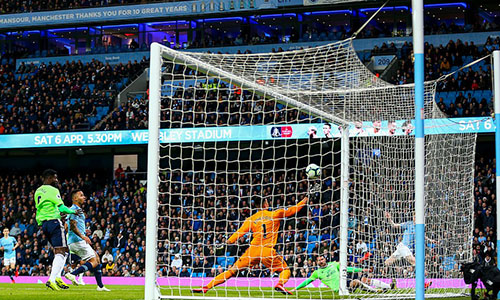 Man City trở lại đỉnh bảng trước bán kết Cup FA