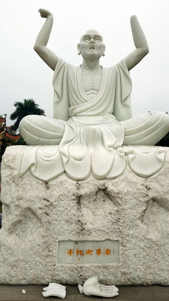 16 pho tượng La Hán trong ngôi chùa cổ bất ngờ bị đập phá trong đêm