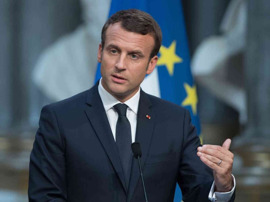 Trước vòng hai bầu cử tổng thống Ukraine, Tổng thống Pháp Macron gặp Poroshenko và Zelinski
