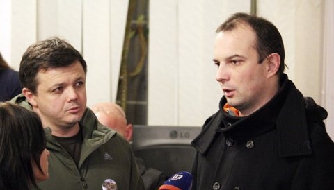 Semenchenko và Sobolev tuyên bố ra khỏi đảng Tự cứu