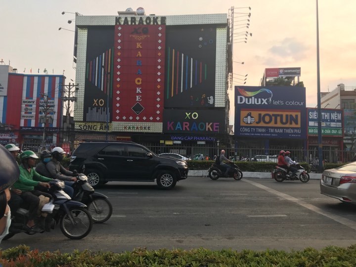 Khối vàng ròng và 300 tỷ tiền mặt qua lời Phúc XO