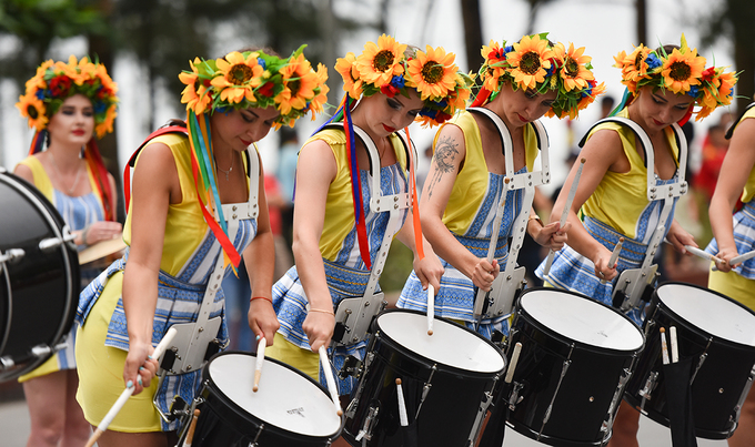 Carnival đường phố khuấy động phố biển Sầm Sơn