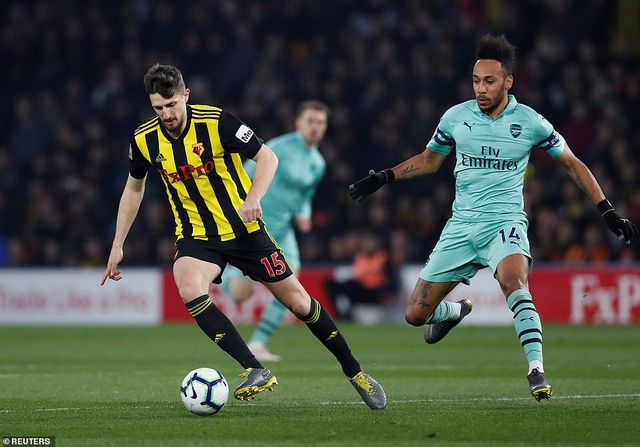 Watford “tặng chiến thắng” cho Arsenal vượt mặt Man Utd